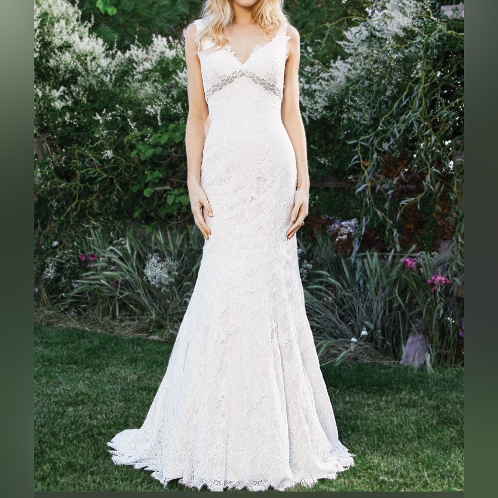 Lillian west size 12 tulle and Lace Wedding Dress style 6438